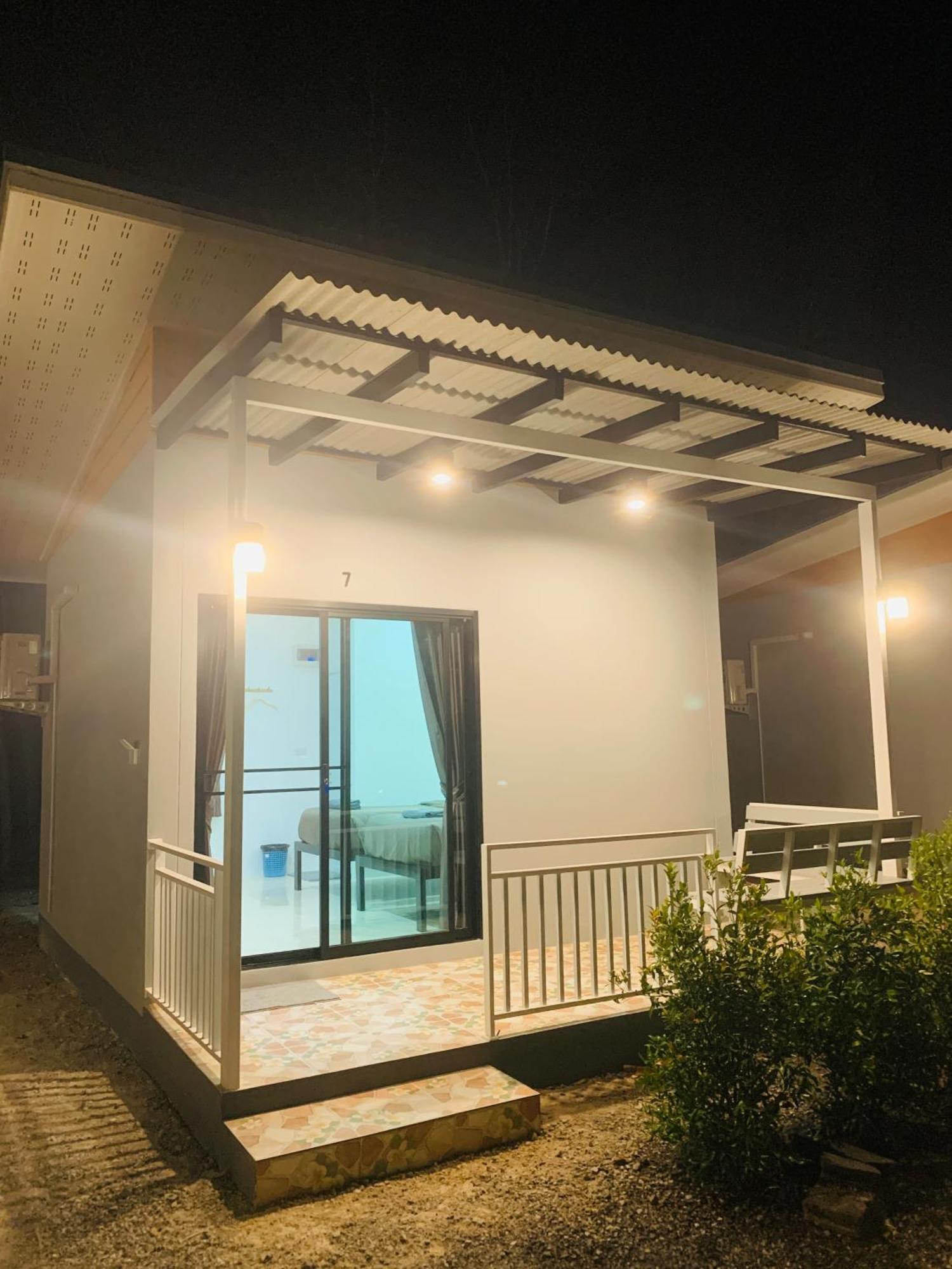 Suanvadee Resort สวนวดี รีสอร์ท Don Sak Zewnętrze zdjęcie