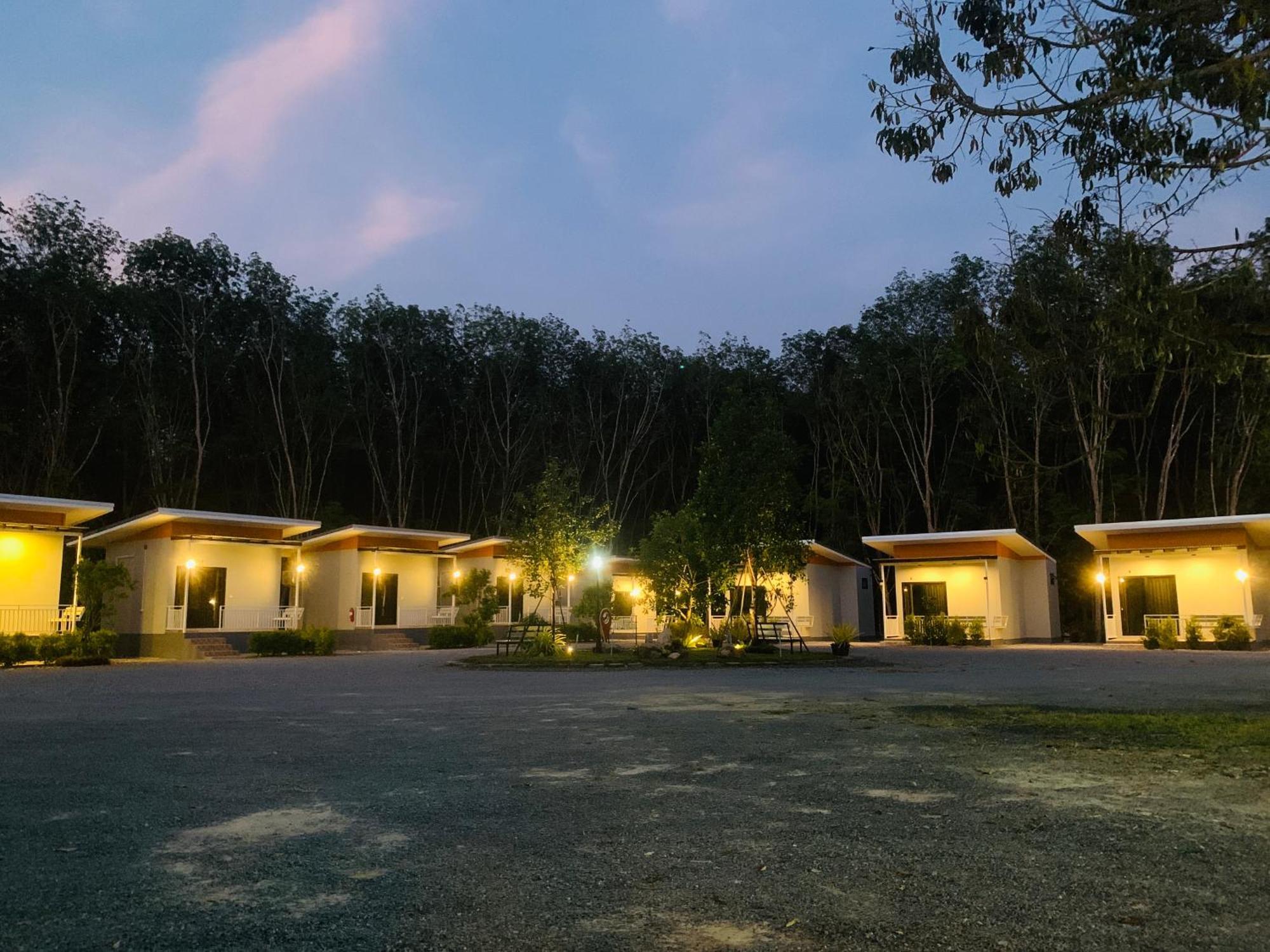 Suanvadee Resort สวนวดี รีสอร์ท Don Sak Zewnętrze zdjęcie