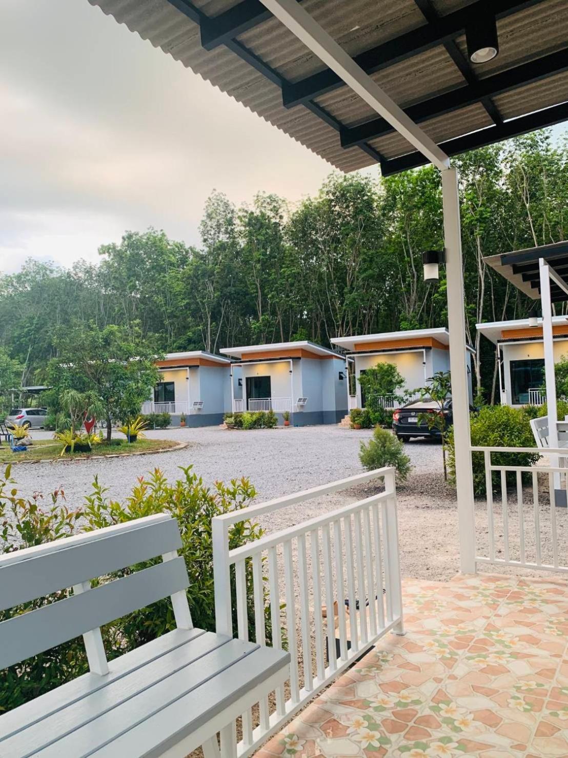 Suanvadee Resort สวนวดี รีสอร์ท Don Sak Zewnętrze zdjęcie